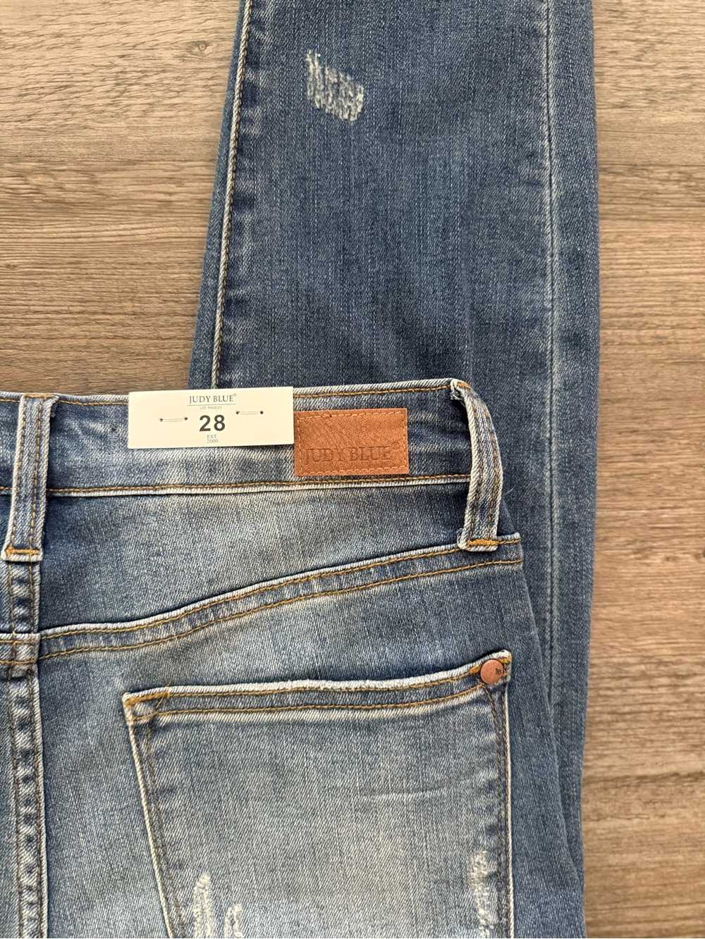 NWT Judy Blue Mid-Rise Relaxed Fit Jeans Size 28 - Picture 6 of 7